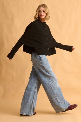 karavan clothing fashion fall winter 25 homecoming krvn collection elsa knitted cape black