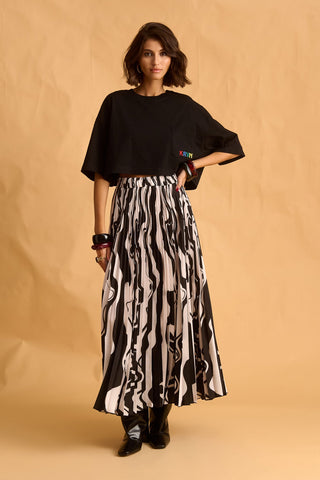 karavan clothing fashion fall winter 25 homecoming krvn collection mara crop top black