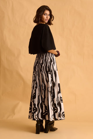 karavan clothing fashion fall winter 25 krvn homecoming collection carita skirt wavy black white