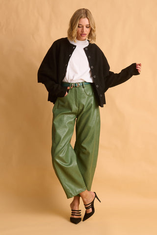 karavan clothing fashion fall winter 25 homecoming krvn collection elsa knitted cape black