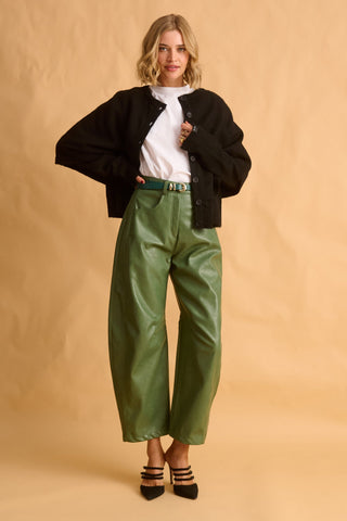 karavan clothing fashion fall winter 25 homecoming krvn collection elsa knitted cape black