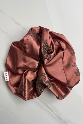 Mania Scrunchie (Salmon)