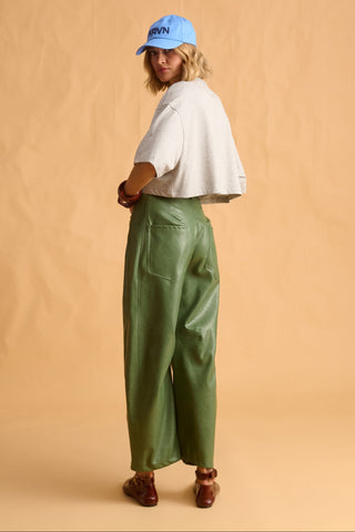 karavan clothing fashion fall winter 25 homecoming krvn collection mara crop top grey