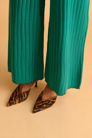 karavan clothing fashion fall winter 25 homecoming krvn collection noella knitted trousers green