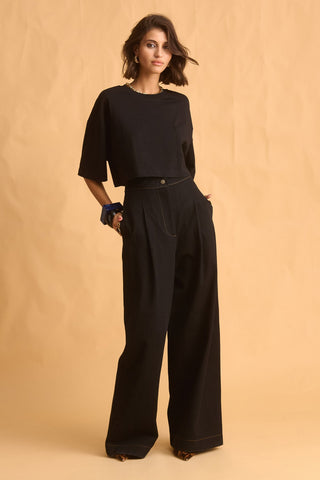 karavan clothing fashion fall winter 25 homecoming krvn collection mara crop top black