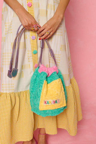 karavan clothing fashion spring summer 26 nai weekendwear collection celeste beach bag pink