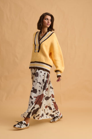 karavan clothing fashion fall winter 25 homecoming collection gianna pullover yellow brown