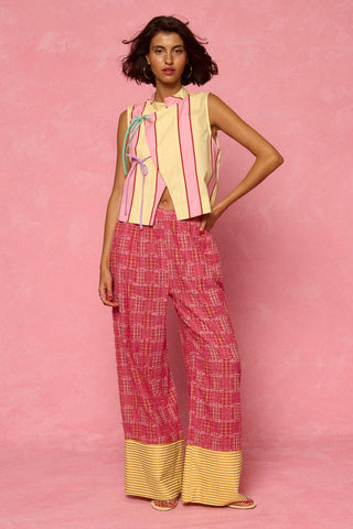 karavan clothing fashion spring summer 26 nai weekendwear collection raquel top pink yellow stripes