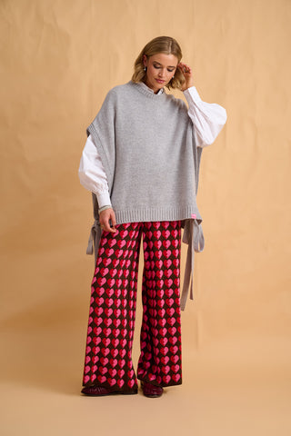 karavan clothing fashion fall winter 25 homecoming collection jadis knitted trousers black red hearts 