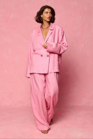 karavan clothing fashion spring summer 26 nai weekendwear collection lucinda blazer pink