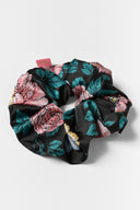 karavan fall winter 26' collection neria scrunchie floral black