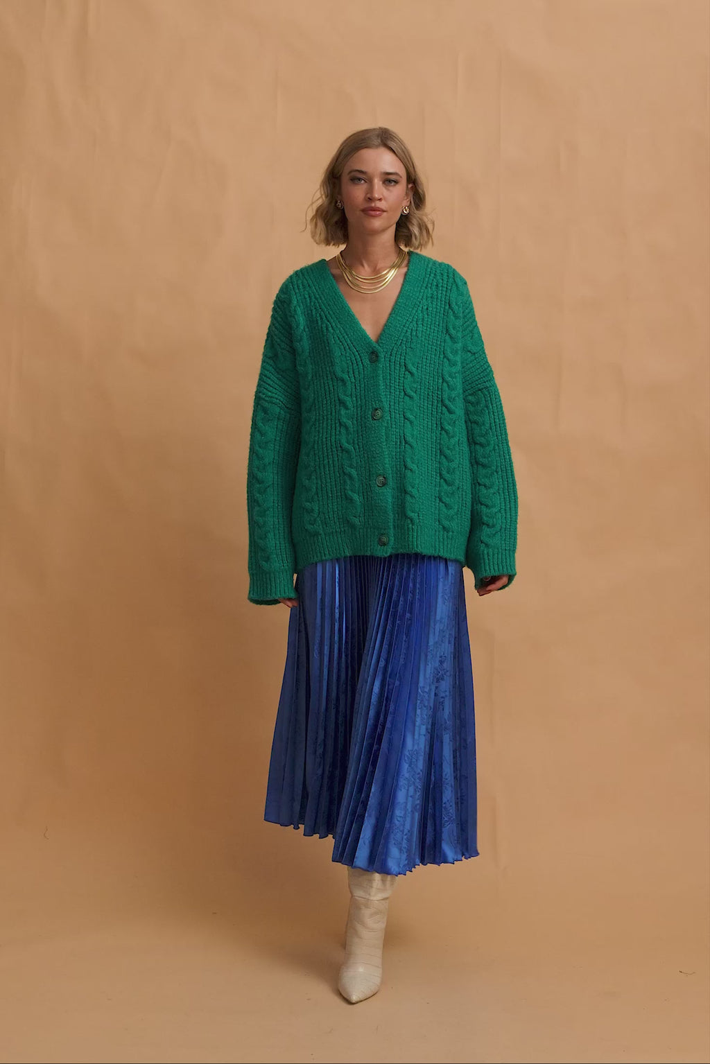 karavan clothing fashion fall winter 25 homecoming krvn collection dolores knitted cardigan green