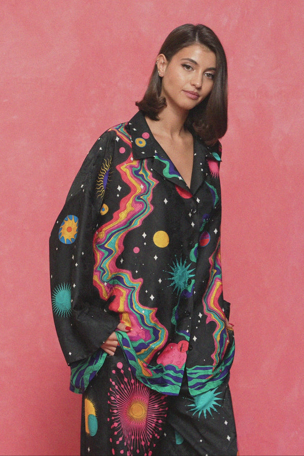 karavan fall winter 26' collection mae shirt black