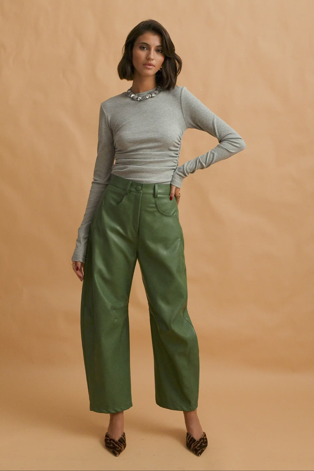 karavan clothing fashion fall winter 25 homecoming krvn collection daisy top grey