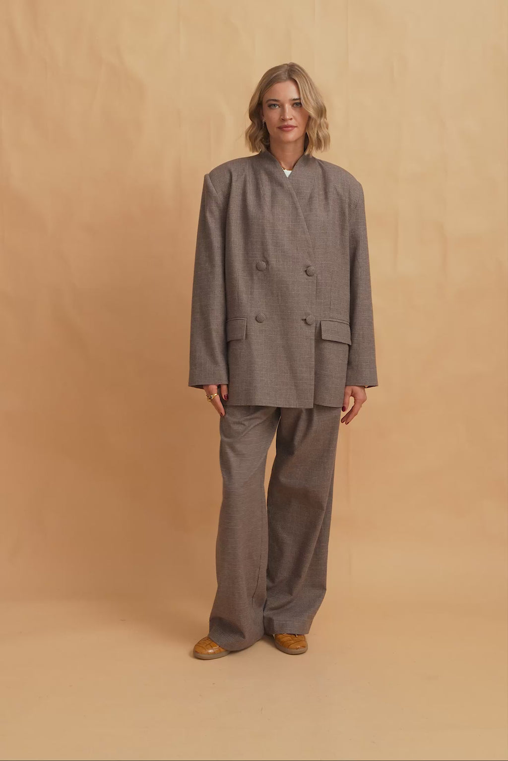 karavan clothing fashion fall winter 25 homecoming krvn collection beatriz blazer checked brown