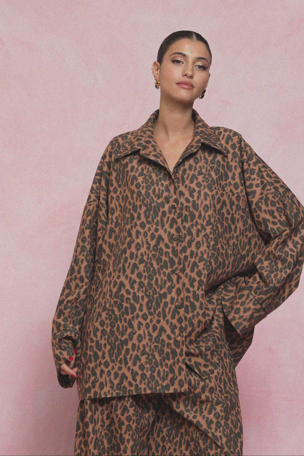karavan fall winter 26' collection daphnie shirt leopard