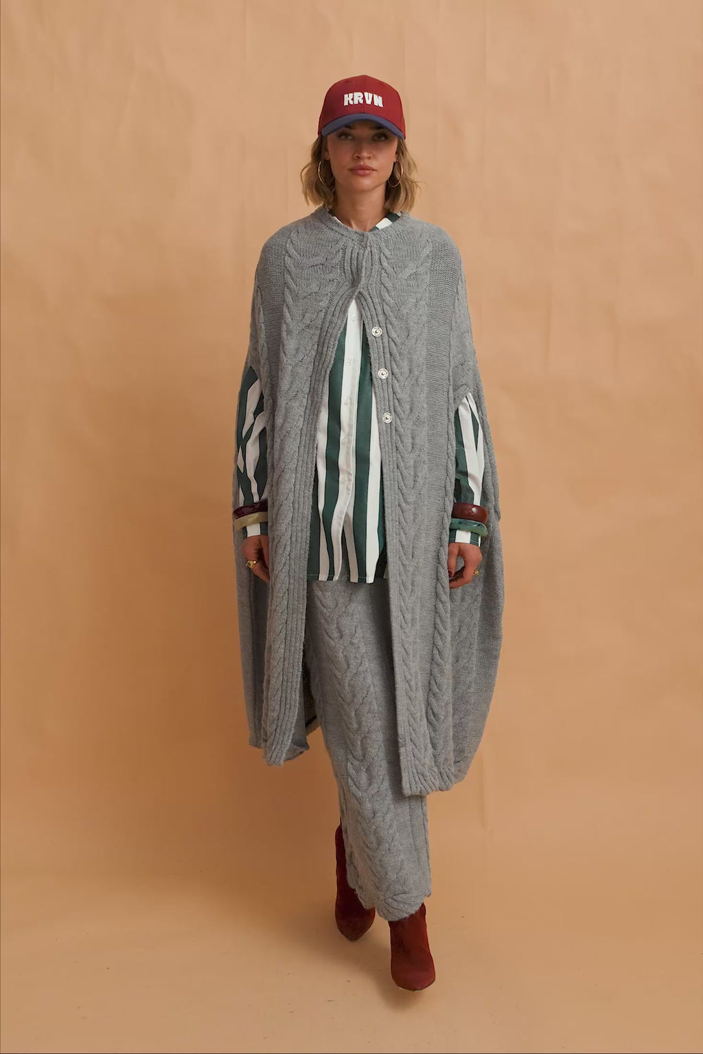 karavan clothing fashion fall winter 25 homecoming krvn collection blair knitted cape grey
