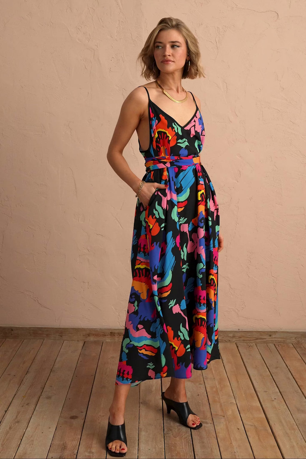 karavan clothing fashion spring summer 25 tati dress abstract black