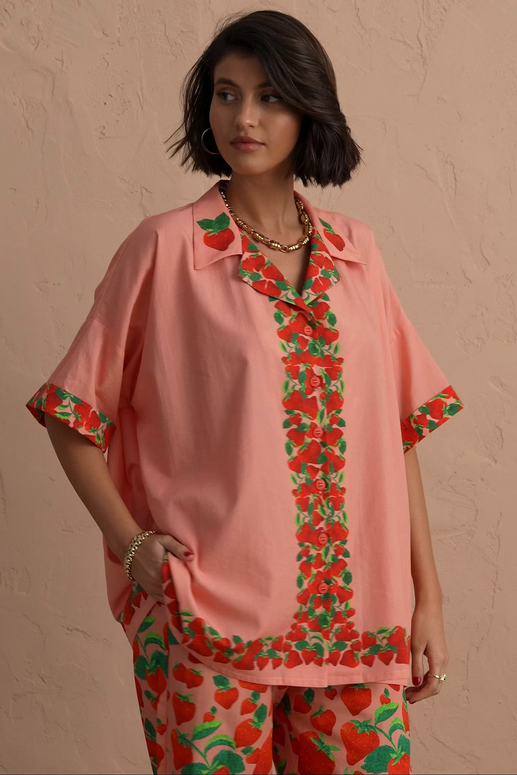 karavan clothing fashion spring summer 25 eva shirt strawberries pink