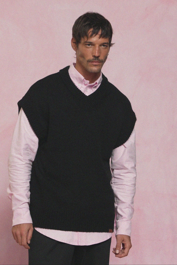 karavan men fall winter 26' collection jonathan knitted vest black
